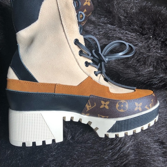 Authentic Louis Vuitton Laurate Boots - Picture 3 of 7